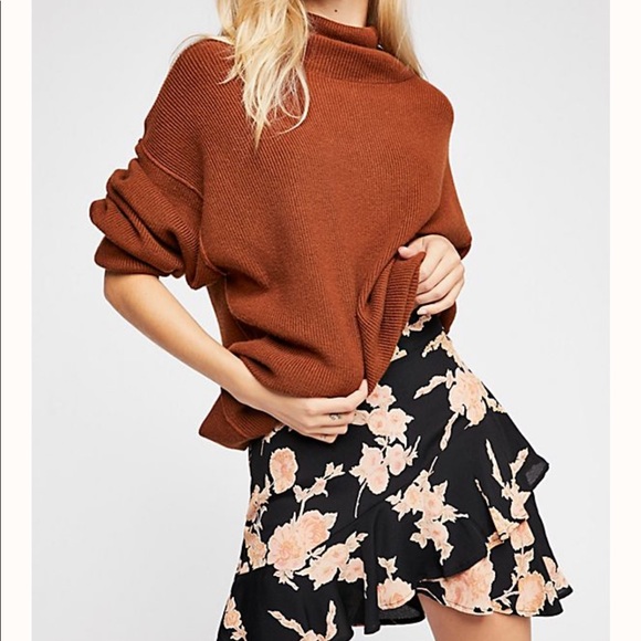 SOLD! Free people Softly structured  sweater - Picture 5 of 6